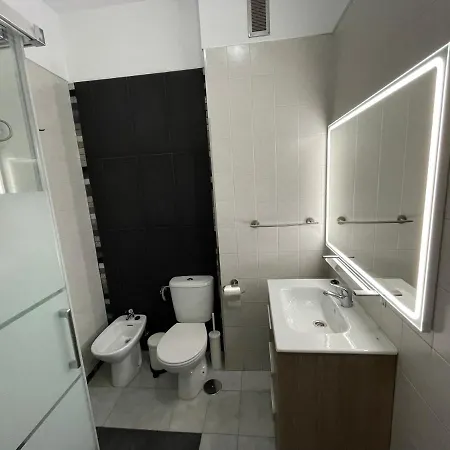 Tenerife Vacaciones, Quiet Near The Ocean And Local Food Spots And Coastal Walks, Fast Wifi Apartment *