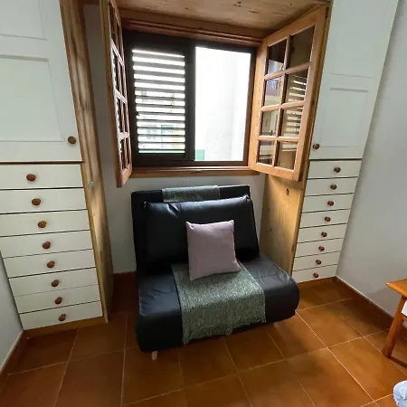Tenerife Vacaciones, Quiet Near The Ocean And Local Food Spots And Coastal Walks, Fast Wifi Apartment Candelaria