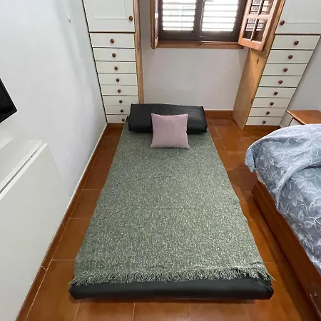 Tenerife Vacaciones, Quiet Near The Ocean And Local Food Spots And Coastal Walks, Fast Wifi *